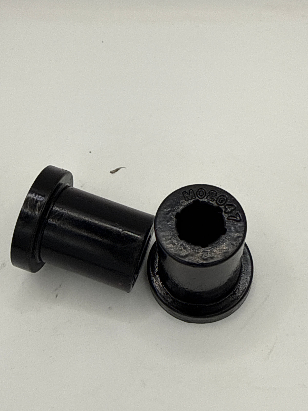 M02047