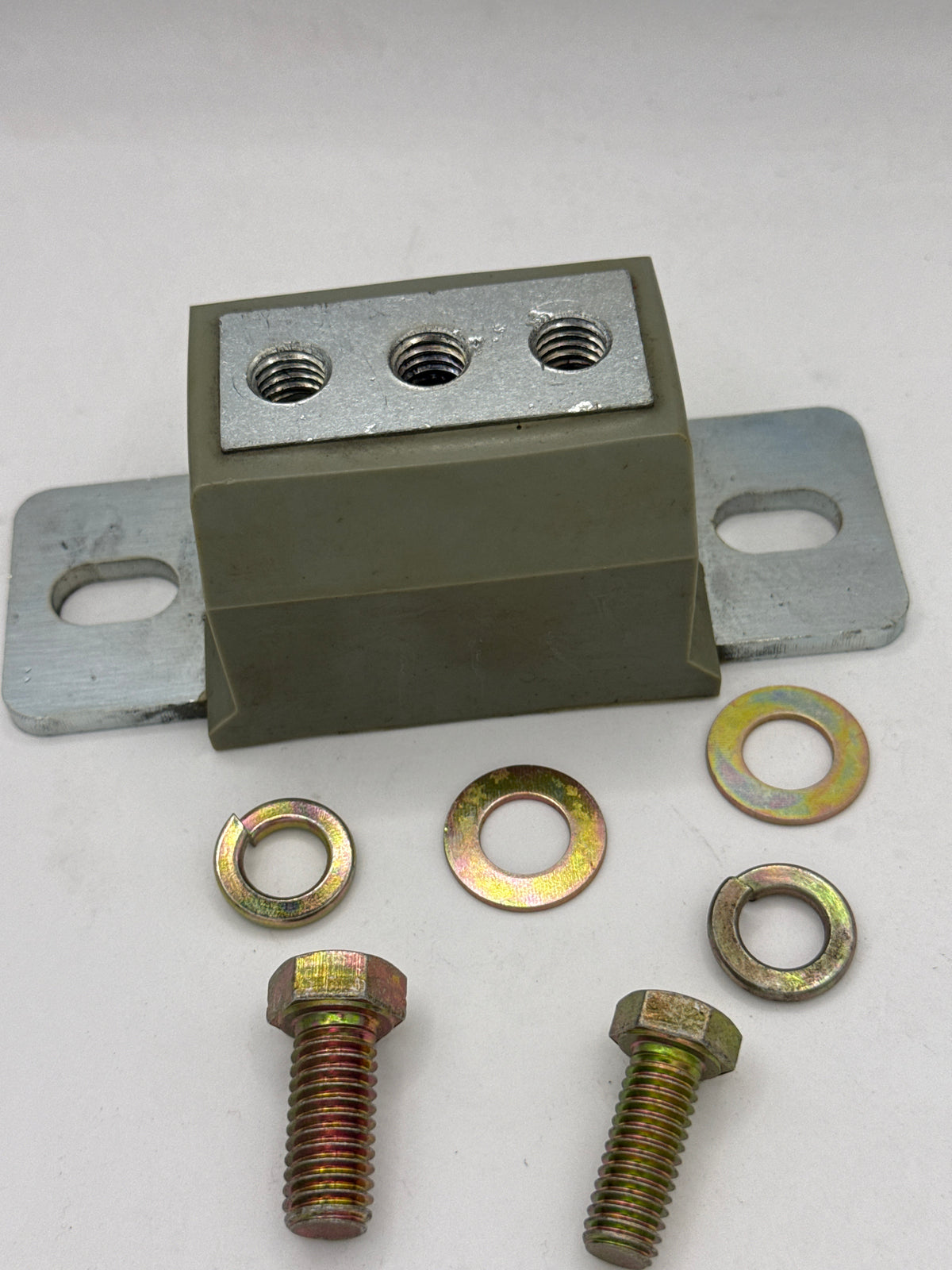53-01 GM / 66-96 Jeep Transmission Mount (KG01008BK)