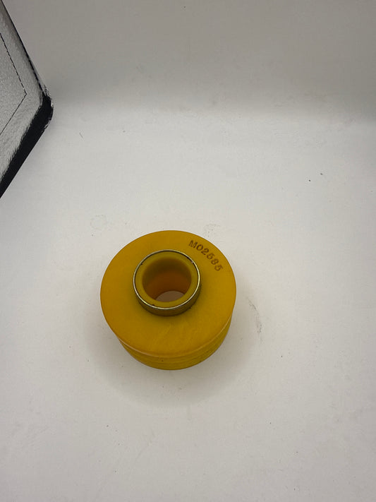 M02585